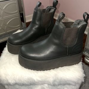 UGG- women’s Neumel Platform Chelsea Boots